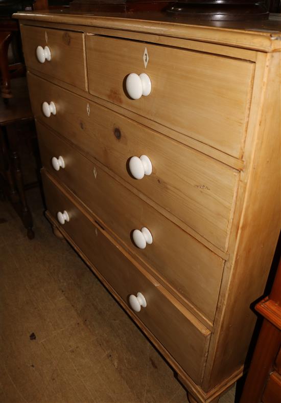 Large Victorian pine chest of drawers